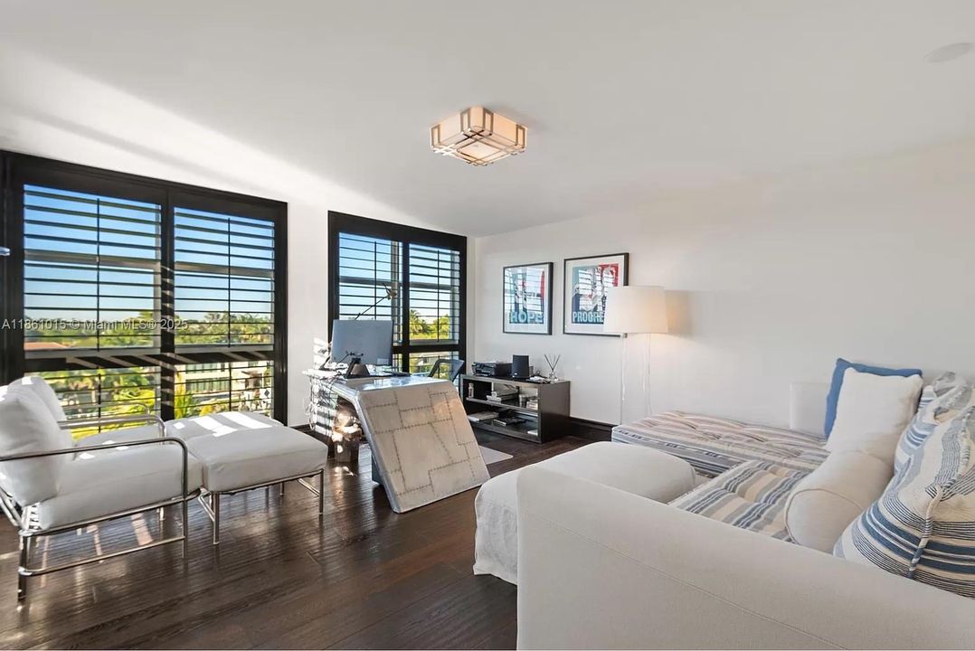 Activo con contrato: $20,000 (4 camas, 4 baños, 3994 Pies cuadrados)