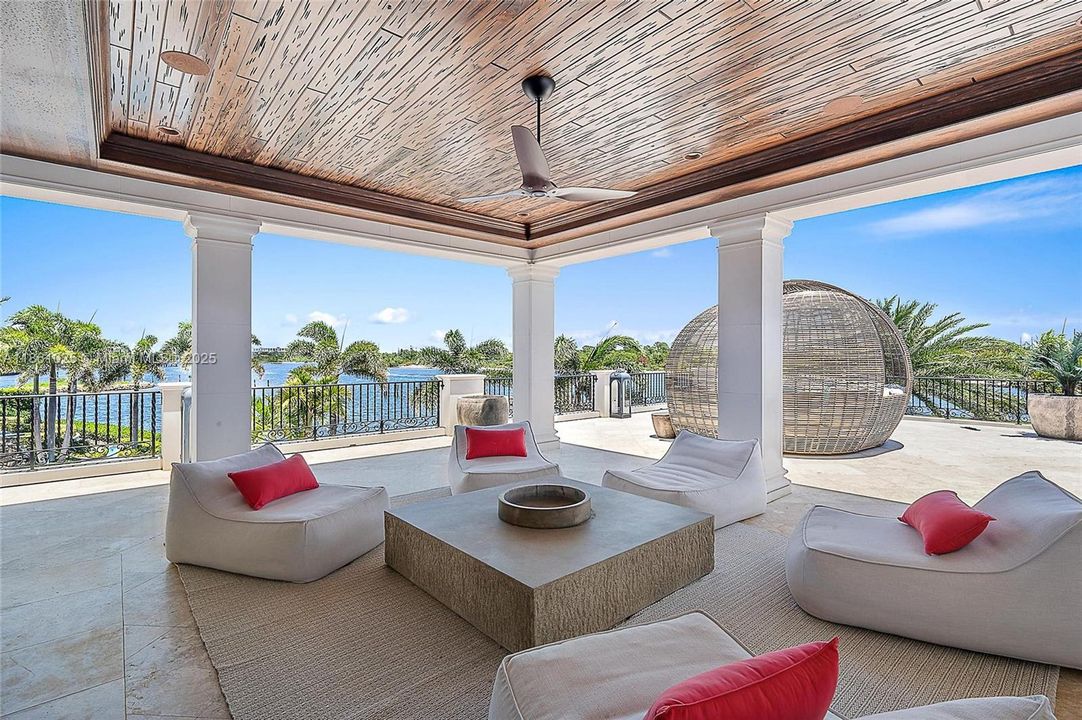 На продажу: $39,900,000 (6 спален, 7 ванн, 19206 Квадратных фут)