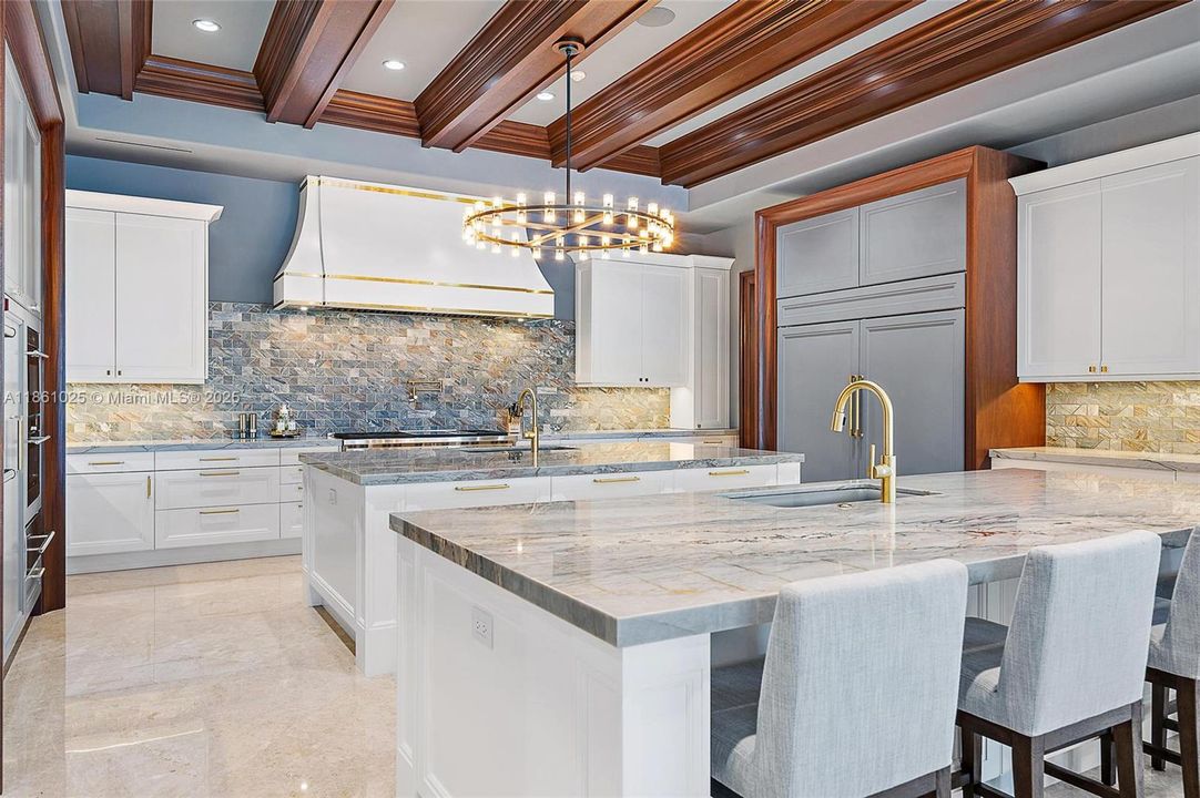 На продажу: $39,900,000 (6 спален, 7 ванн, 19206 Квадратных фут)