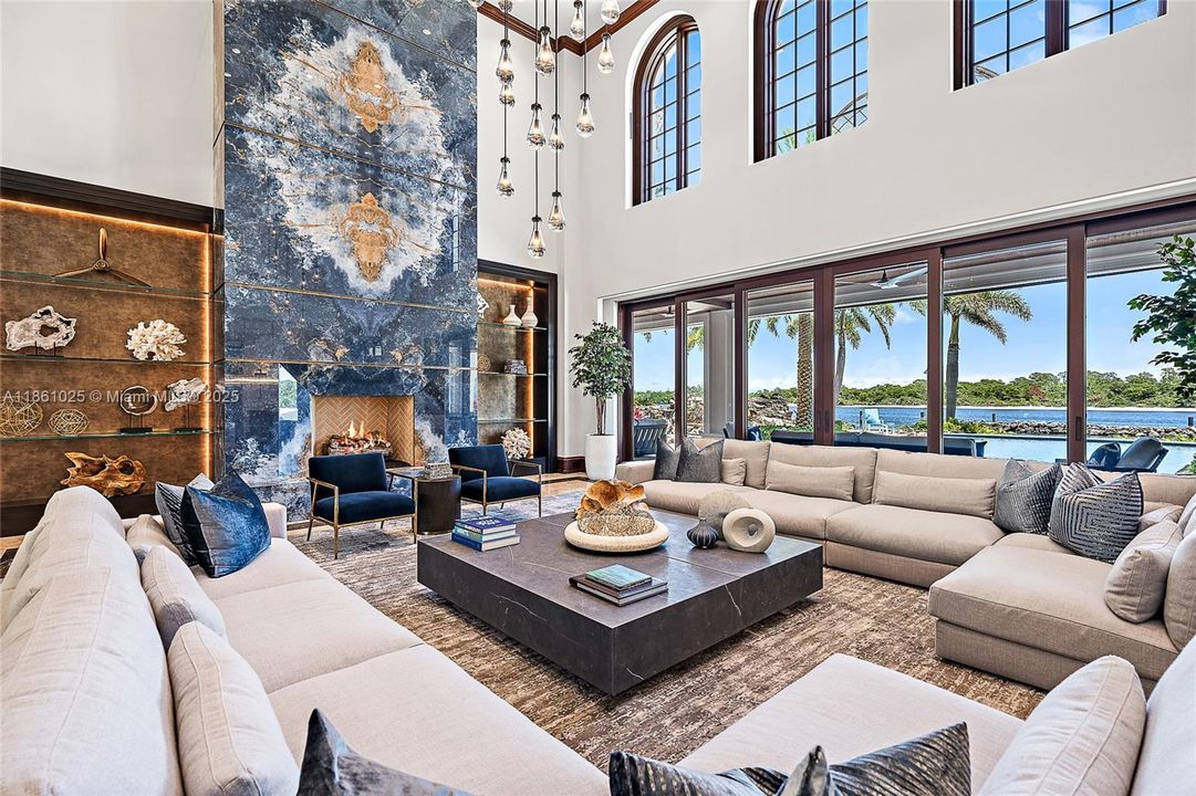 На продажу: $39,900,000 (6 спален, 7 ванн, 19206 Квадратных фут)