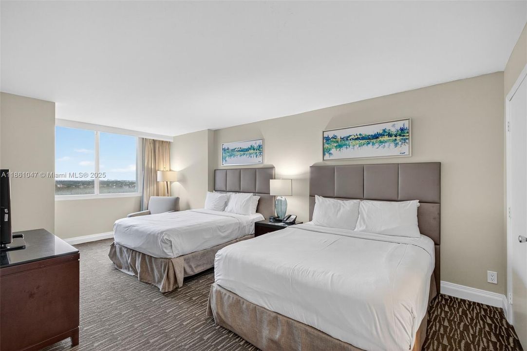 For Sale: $135,000 (1 beds, 1 baths, 591 Square Feet)