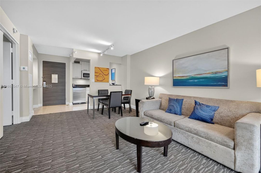 For Sale: $135,000 (1 beds, 1 baths, 591 Square Feet)