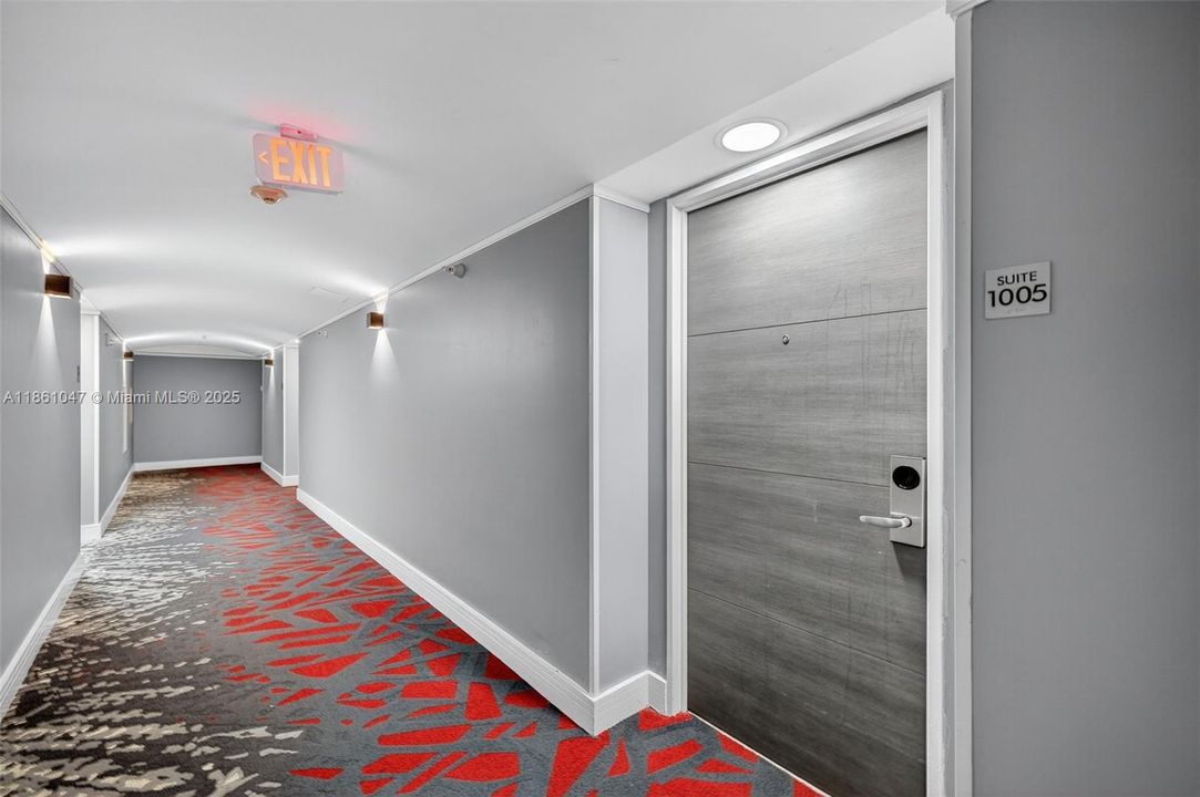 For Sale: $135,000 (1 beds, 1 baths, 591 Square Feet)