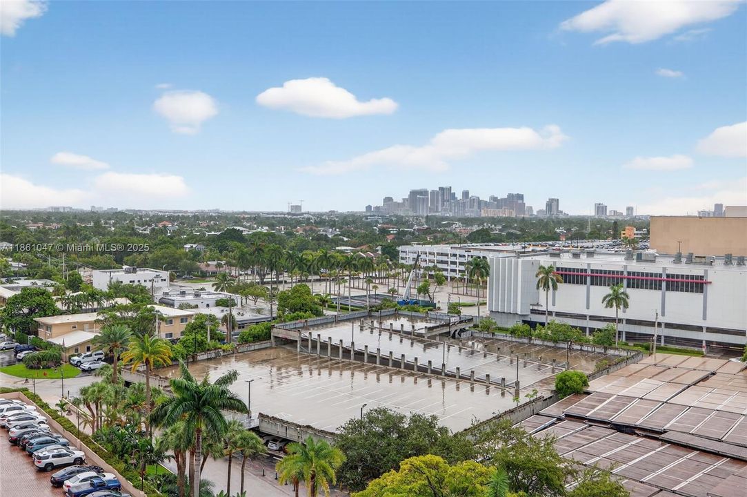 For Sale: $135,000 (1 beds, 1 baths, 591 Square Feet)