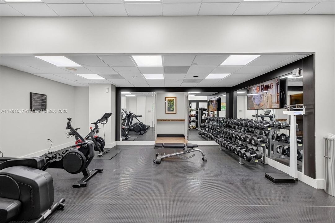 For Sale: $135,000 (1 beds, 1 baths, 591 Square Feet)