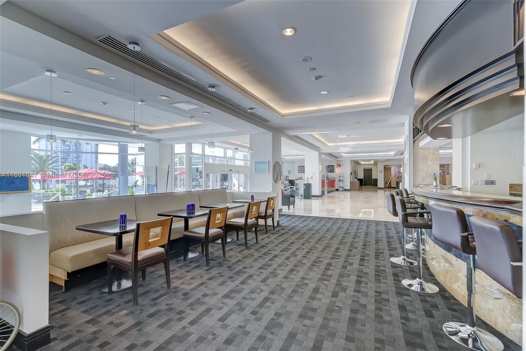 For Sale: $135,000 (1 beds, 1 baths, 591 Square Feet)