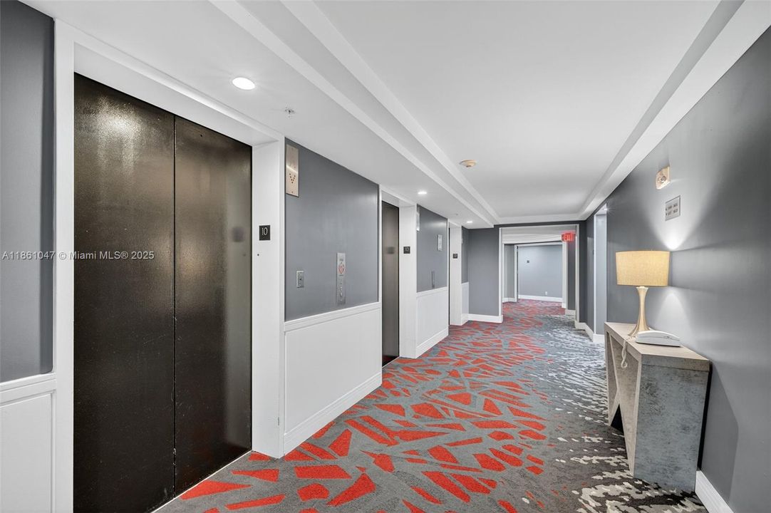 For Sale: $135,000 (1 beds, 1 baths, 591 Square Feet)