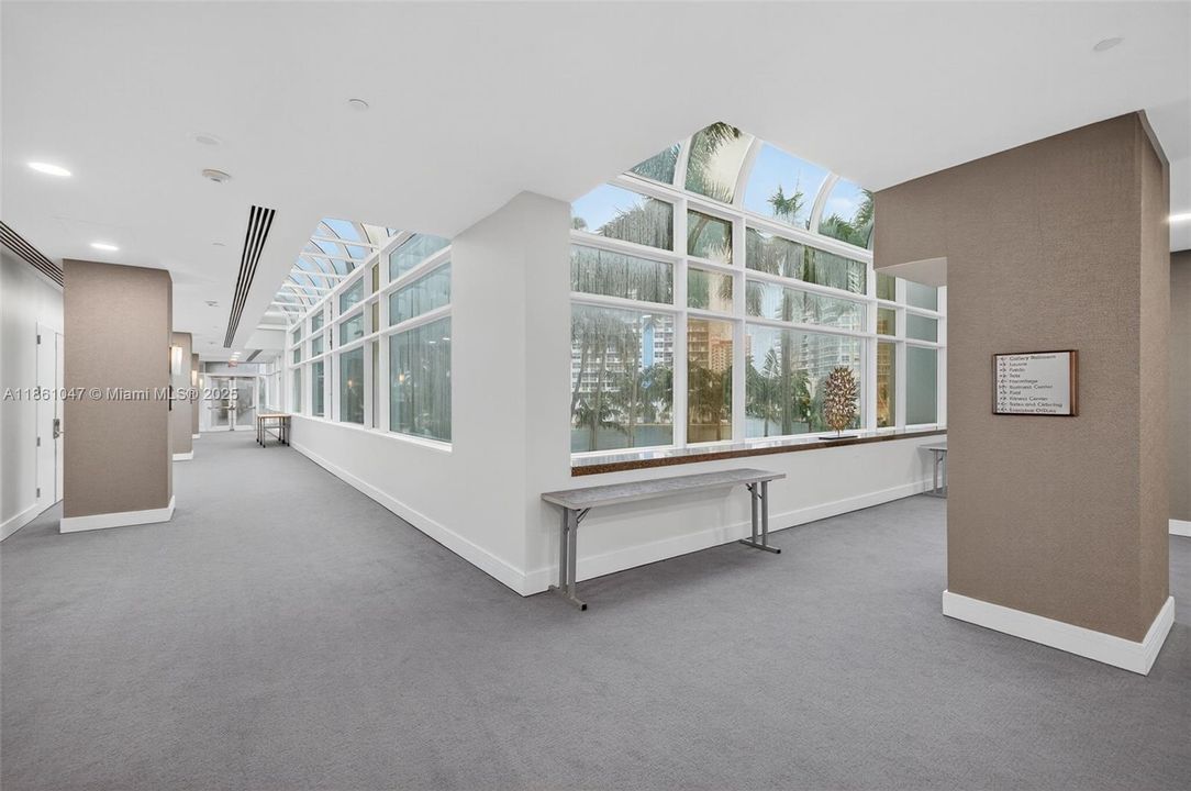 For Sale: $135,000 (1 beds, 1 baths, 591 Square Feet)