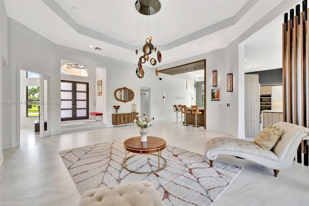 最近售出: $2,275,000 (5 贝兹, 4 浴室, 4506 平方英尺)