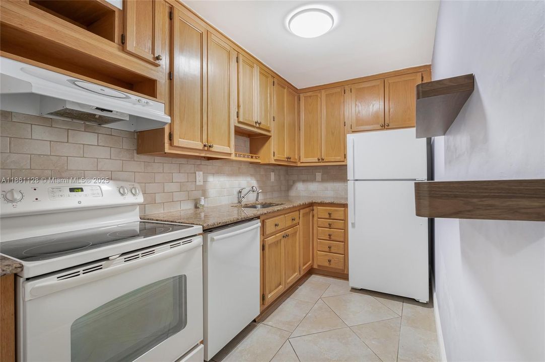 Vendido Recientemente: $250,000 (1 camas, 1 baños, 670 Pies cuadrados)