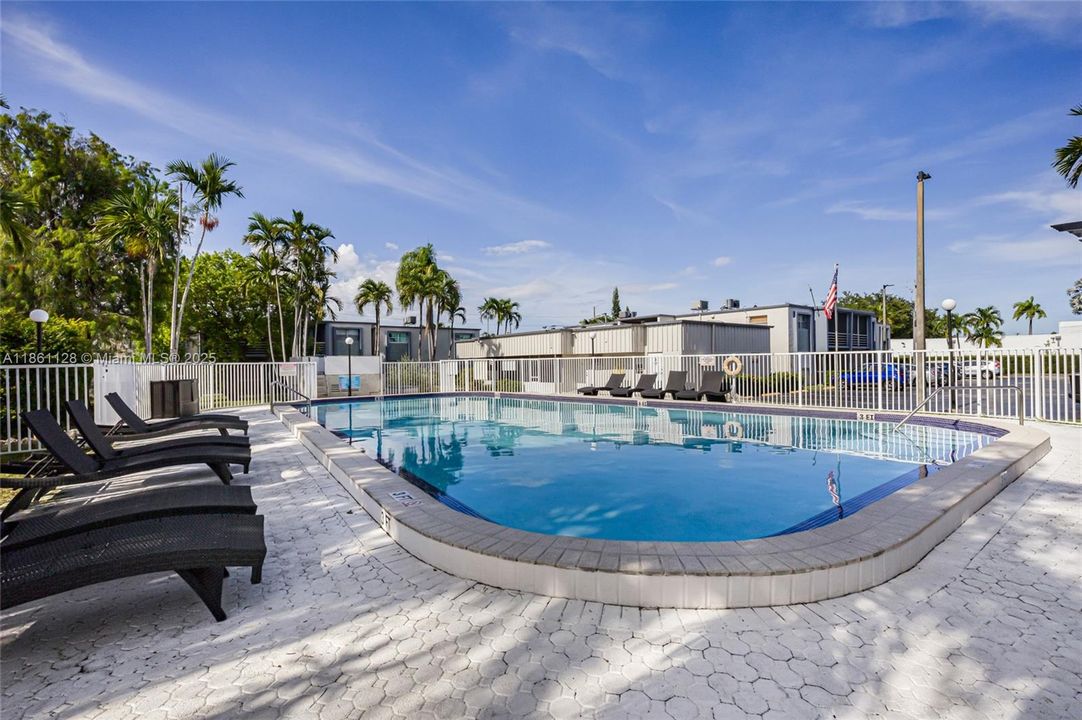 Vendido Recientemente: $250,000 (1 camas, 1 baños, 670 Pies cuadrados)