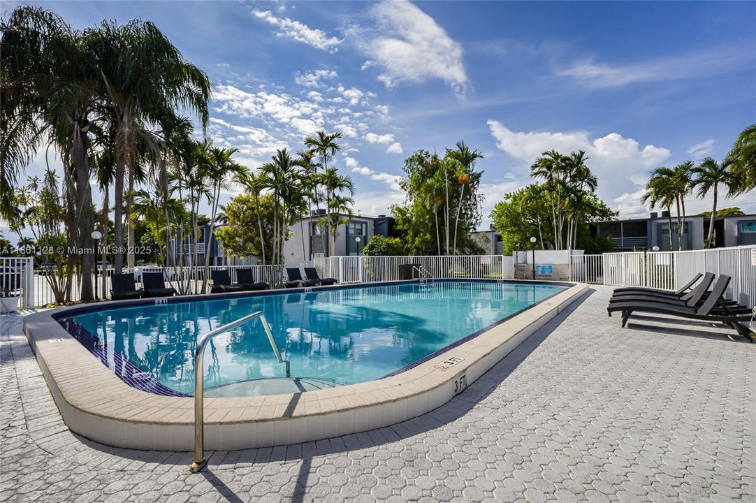 Vendido Recientemente: $250,000 (1 camas, 1 baños, 670 Pies cuadrados)