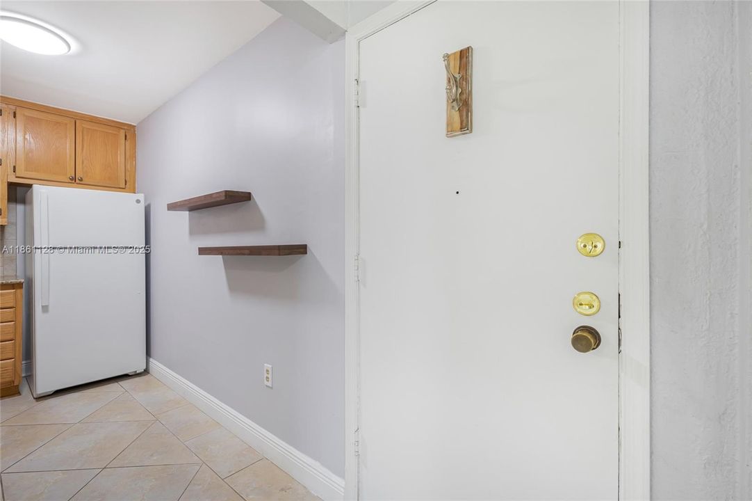 Vendido Recientemente: $250,000 (1 camas, 1 baños, 670 Pies cuadrados)