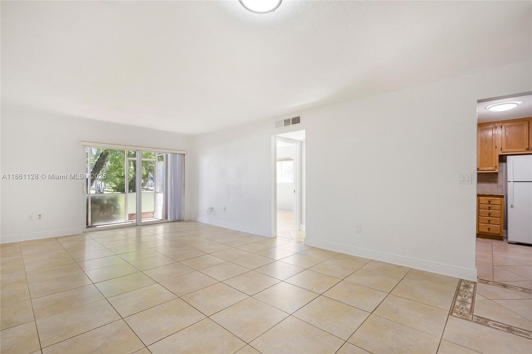 Vendido Recientemente: $250,000 (1 camas, 1 baños, 670 Pies cuadrados)