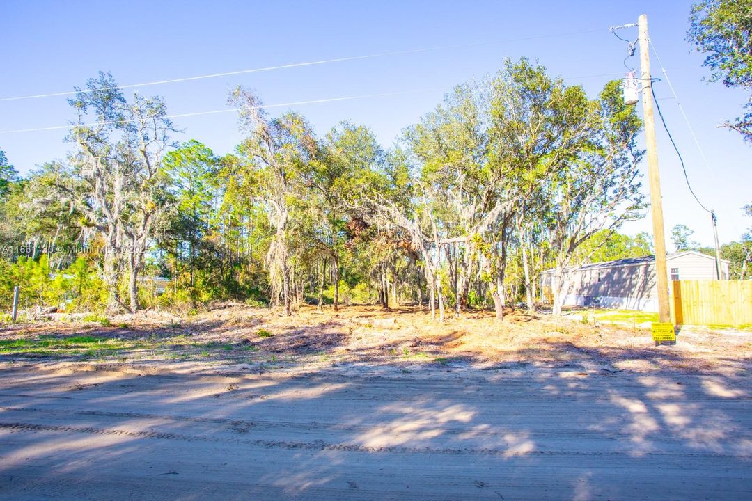 待售: $15,000 (0.24 acres)