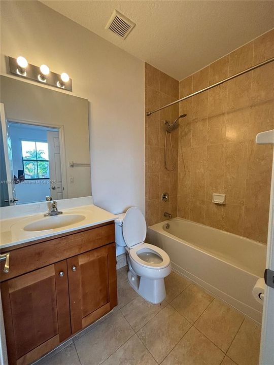 Active With Contract: $4,999 (4 beds, 3 baths, 3010 Square Feet)