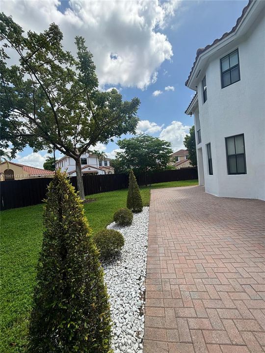 Active With Contract: $4,999 (4 beds, 3 baths, 3010 Square Feet)