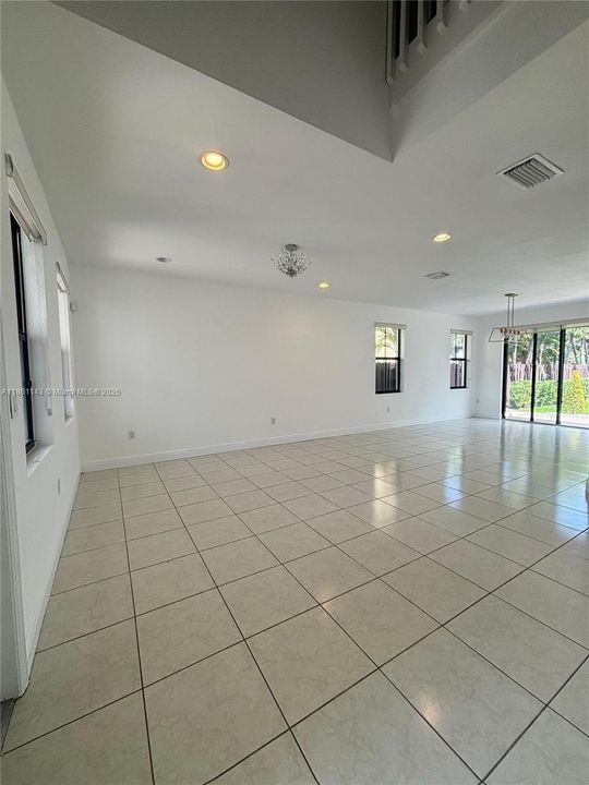 Active With Contract: $4,999 (4 beds, 3 baths, 3010 Square Feet)