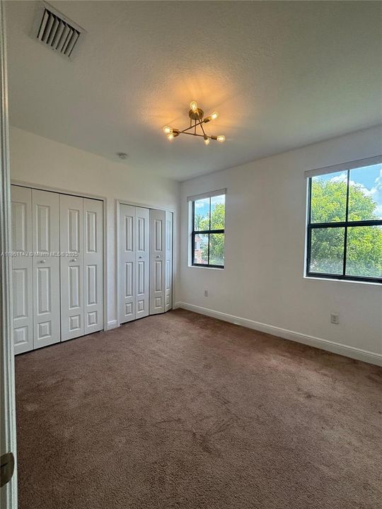 Active With Contract: $4,999 (4 beds, 3 baths, 3010 Square Feet)