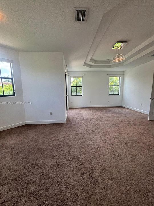 Active With Contract: $4,999 (4 beds, 3 baths, 3010 Square Feet)