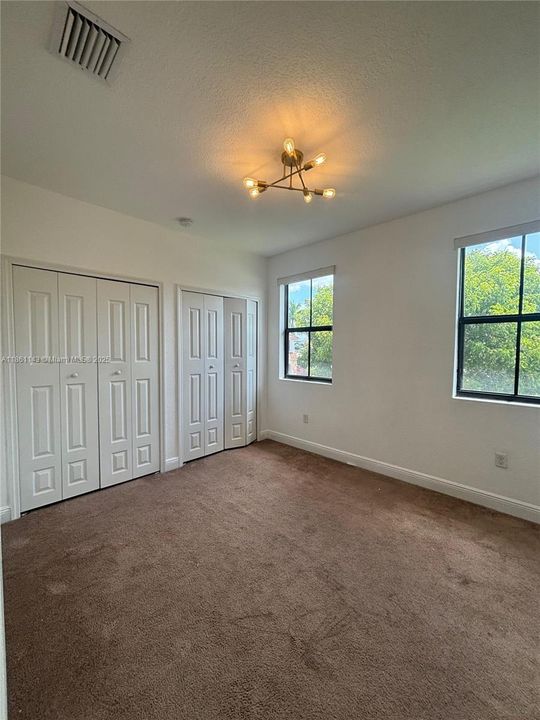 Active With Contract: $4,999 (4 beds, 3 baths, 3010 Square Feet)