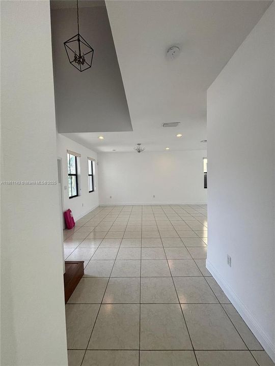 Active With Contract: $4,999 (4 beds, 3 baths, 3010 Square Feet)