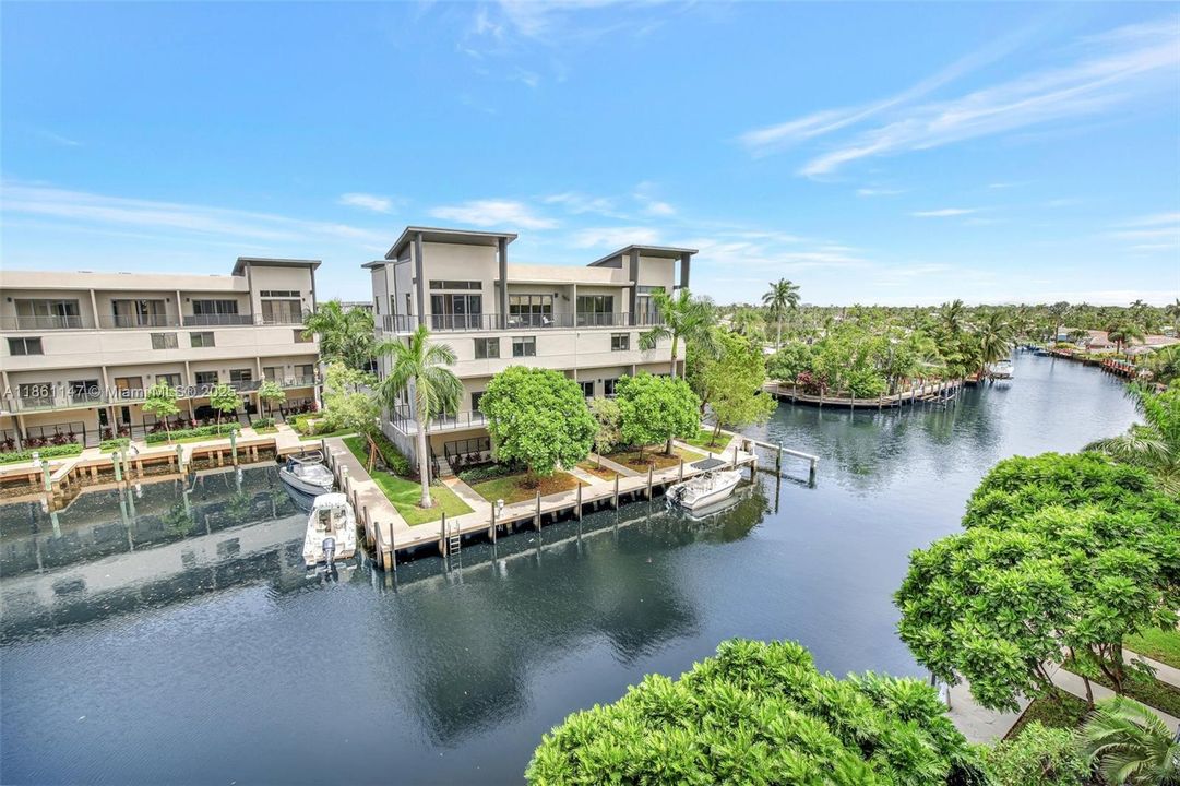 For Rent: $5,250 (3 beds, 2 baths, 2700 Square Feet)