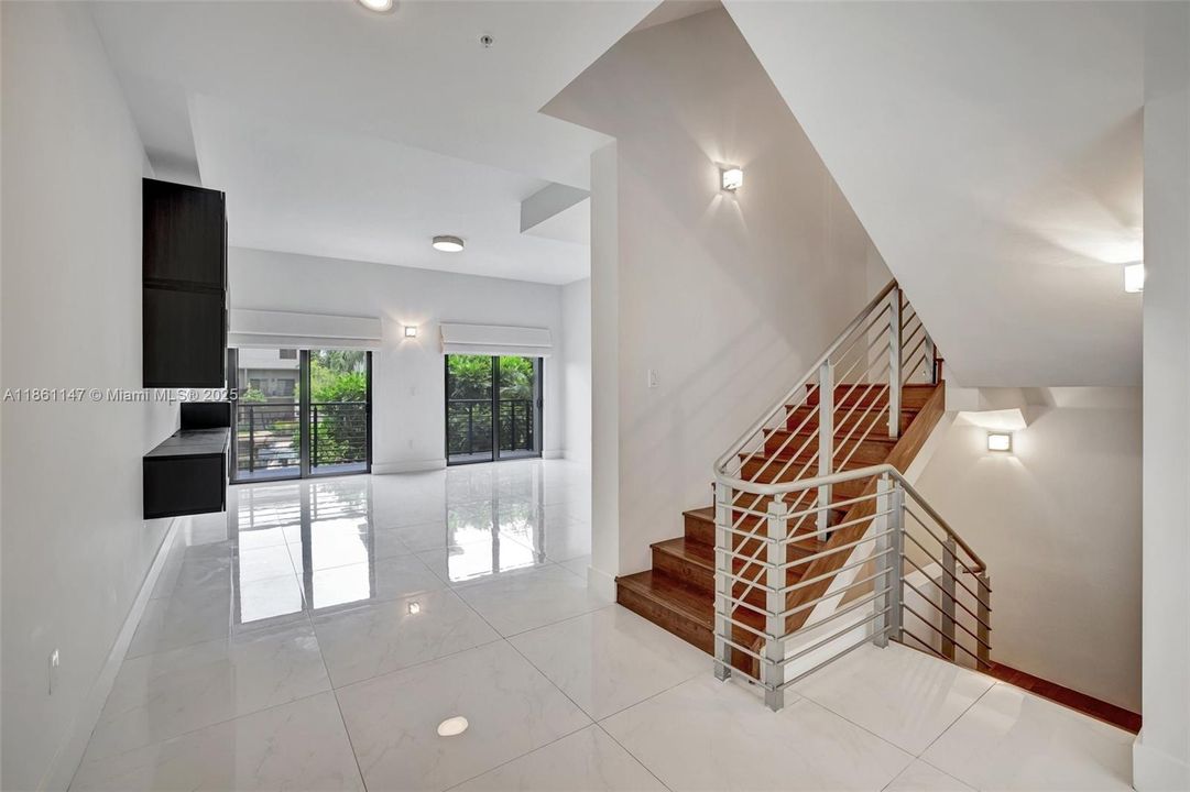 For Rent: $5,250 (3 beds, 2 baths, 2700 Square Feet)