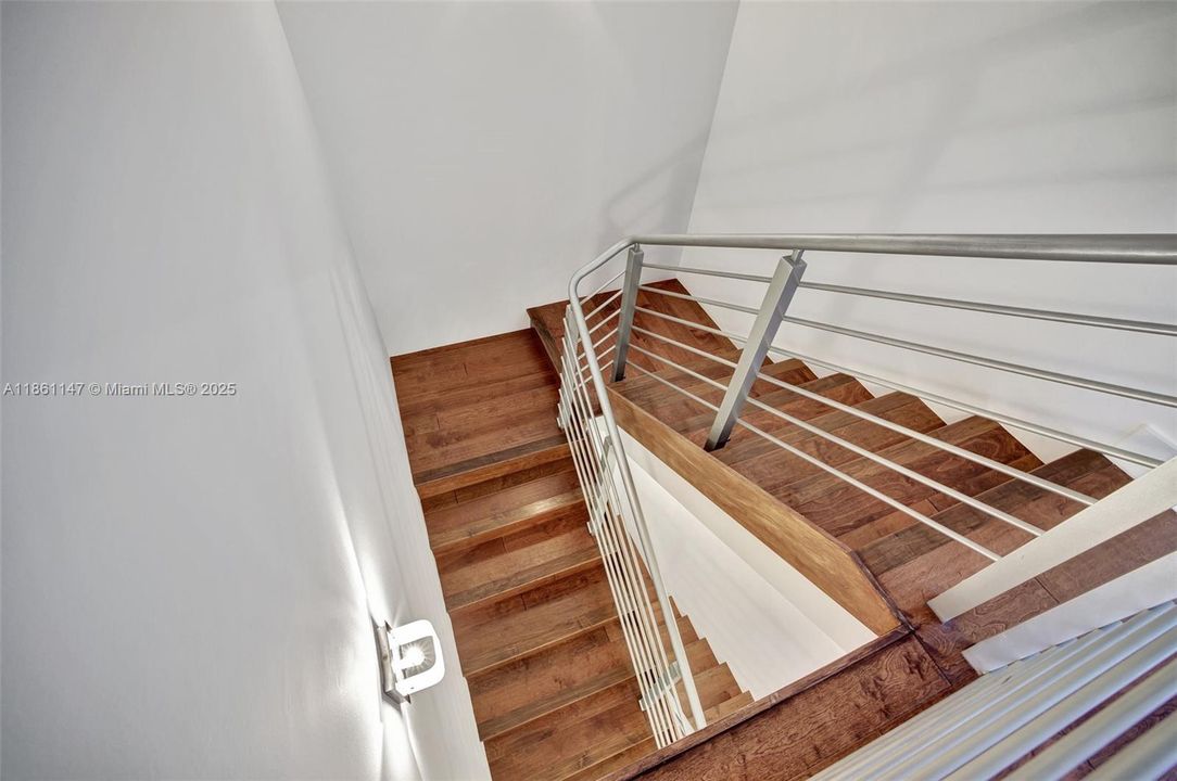 For Rent: $5,250 (3 beds, 2 baths, 2700 Square Feet)