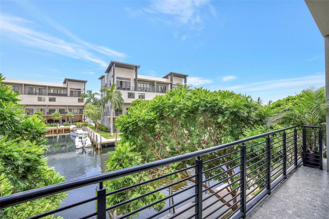 For Rent: $5,250 (3 beds, 2 baths, 2700 Square Feet)