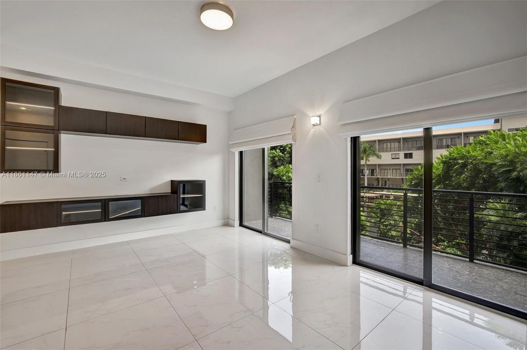 For Rent: $5,250 (3 beds, 2 baths, 2700 Square Feet)