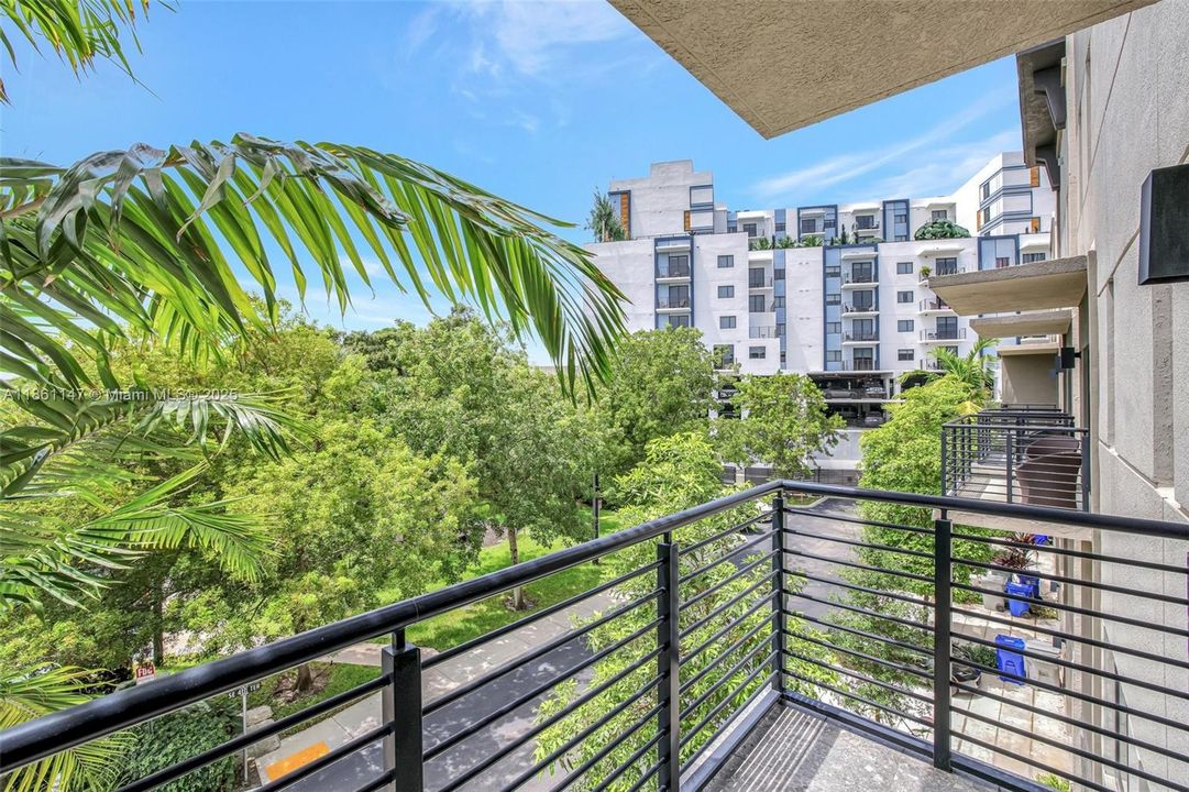 For Rent: $5,250 (3 beds, 2 baths, 2700 Square Feet)