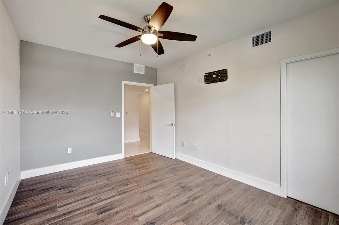 For Rent: $5,250 (3 beds, 2 baths, 2700 Square Feet)