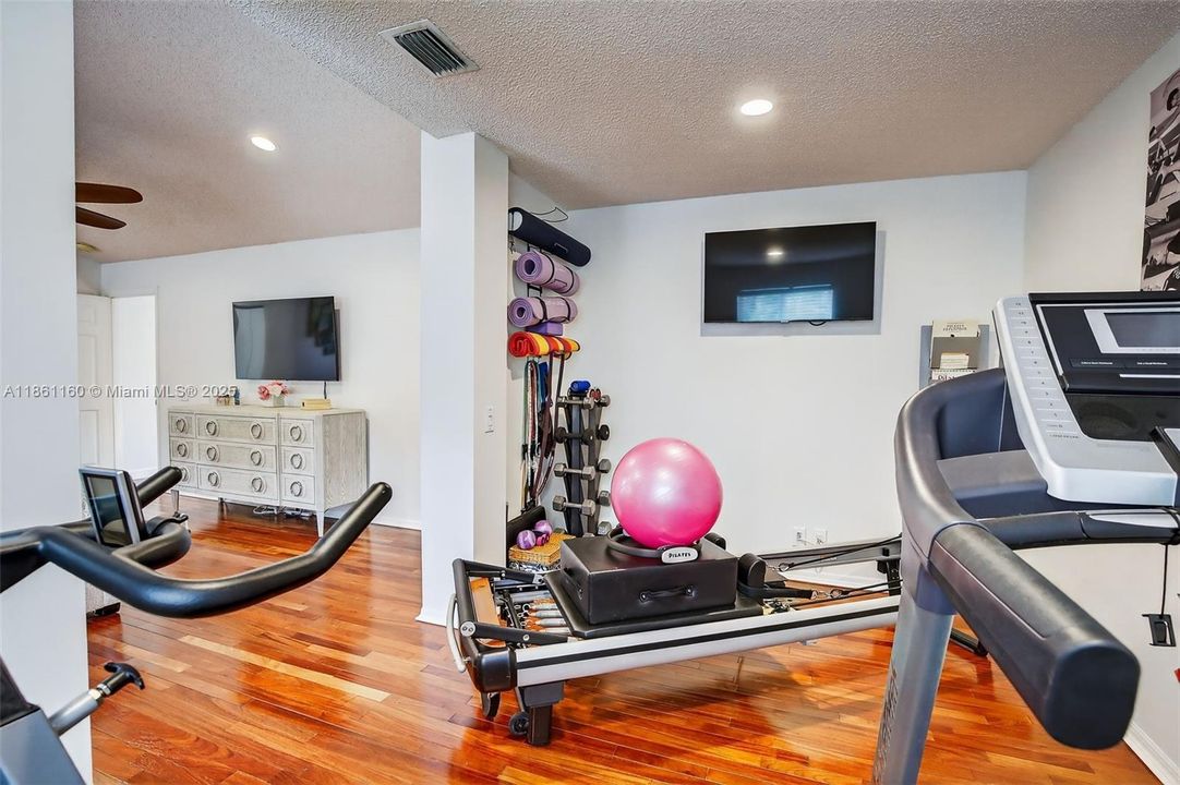 Active With Contract: $1,125,000 (4 beds, 2 baths, 3057 Square Feet)