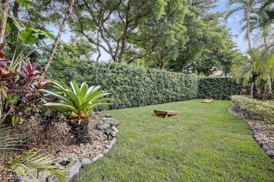 Active With Contract: $1,125,000 (4 beds, 2 baths, 3057 Square Feet)