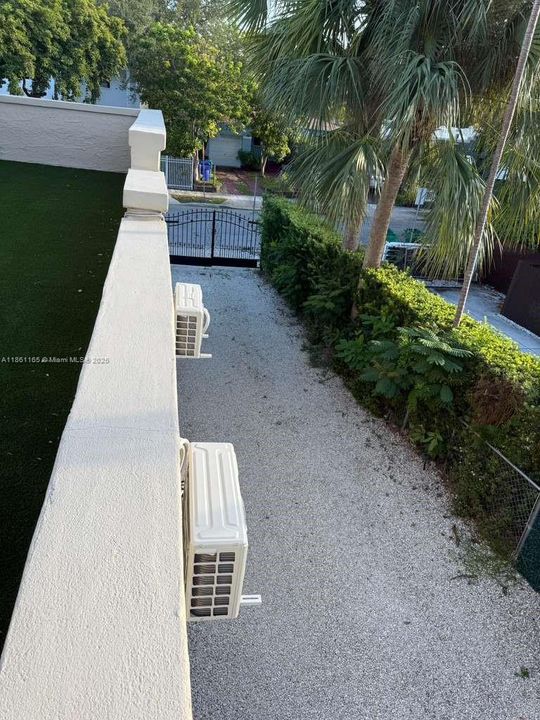 For Sale: $1,250,000 (3 beds, 2 baths, 1808 Square Feet)