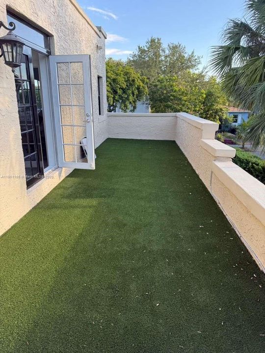 For Sale: $1,250,000 (3 beds, 2 baths, 1808 Square Feet)