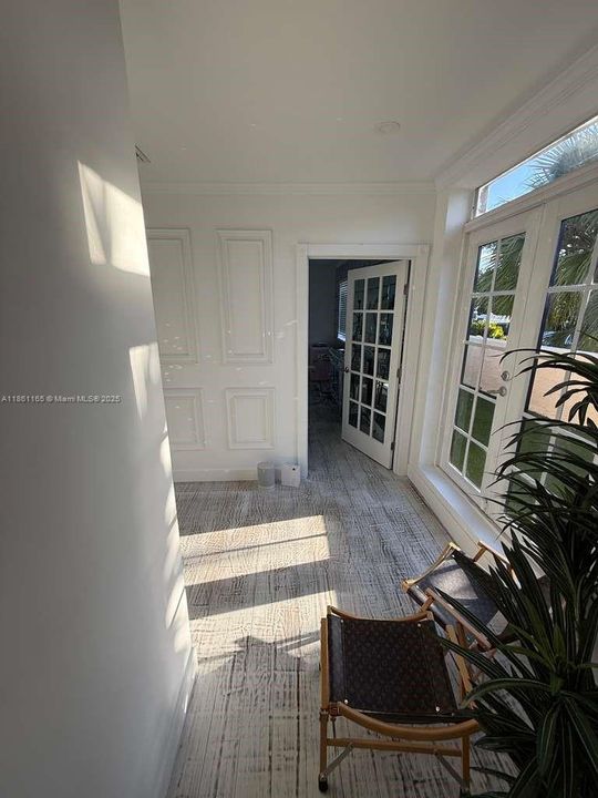 For Sale: $1,250,000 (3 beds, 2 baths, 1808 Square Feet)