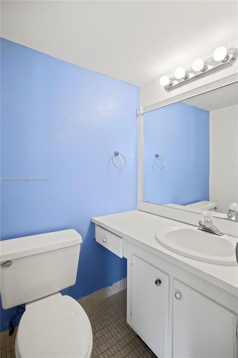 Под контрактом: $184,988 (1 спален, 1 ванн, 1038 Квадратных фут)