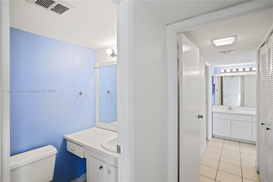 Под контрактом: $184,988 (1 спален, 1 ванн, 1038 Квадратных фут)