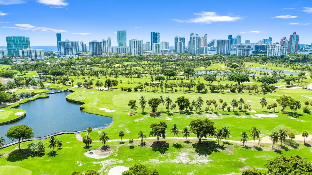 Под контрактом: $184,988 (1 спален, 1 ванн, 1038 Квадратных фут)