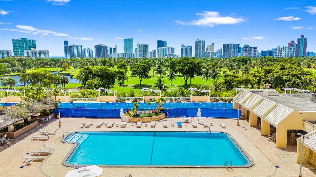 Под контрактом: $184,988 (1 спален, 1 ванн, 1038 Квадратных фут)