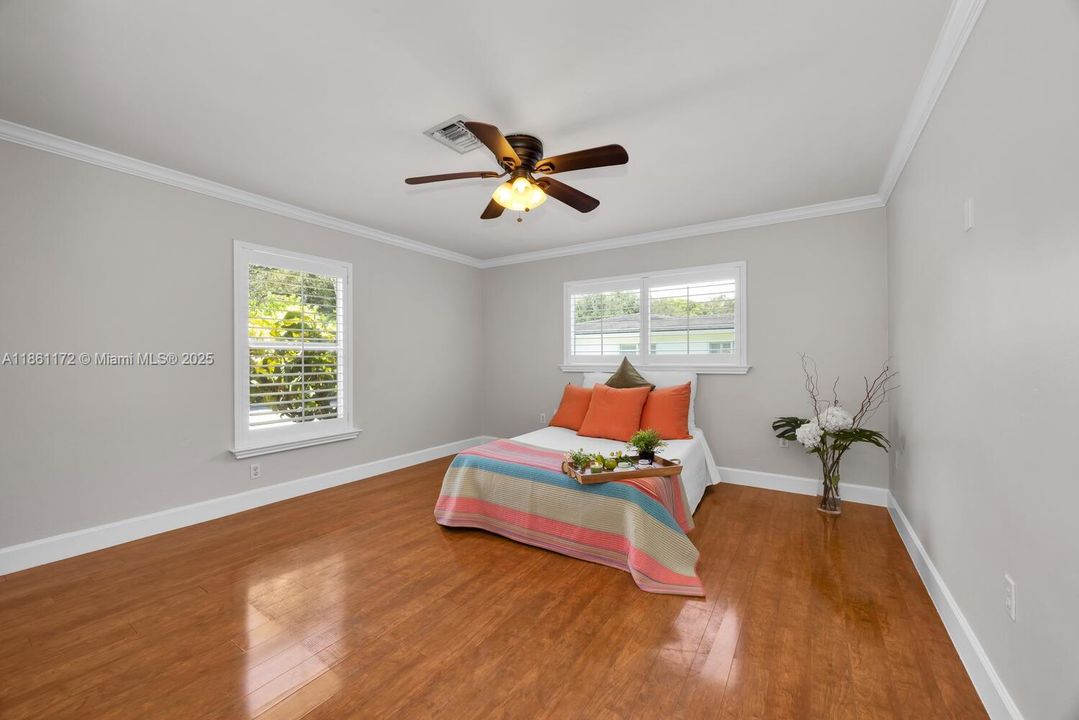 Main bedroom. Plantation shutters .