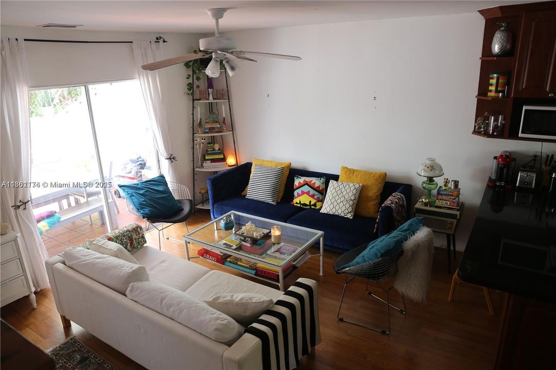 For Sale: $740,000 (2 beds, 2 baths, 875 Square Feet)