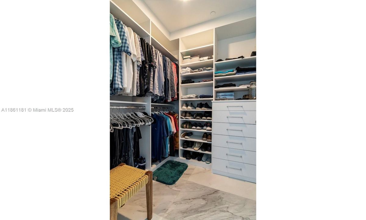 En Venta: $4,375,000 (4 camas, 4 baños, 3214 Pies cuadrados)