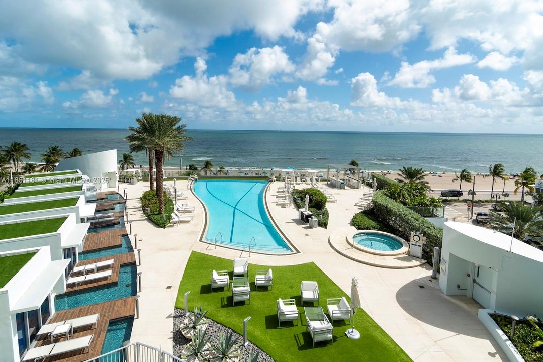 En Venta: $4,375,000 (4 camas, 4 baños, 3214 Pies cuadrados)