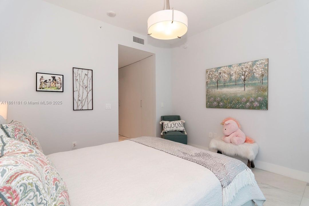 En Venta: $4,375,000 (4 camas, 4 baños, 3214 Pies cuadrados)