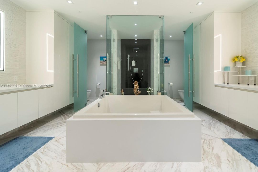 En Venta: $4,375,000 (4 camas, 4 baños, 3214 Pies cuadrados)