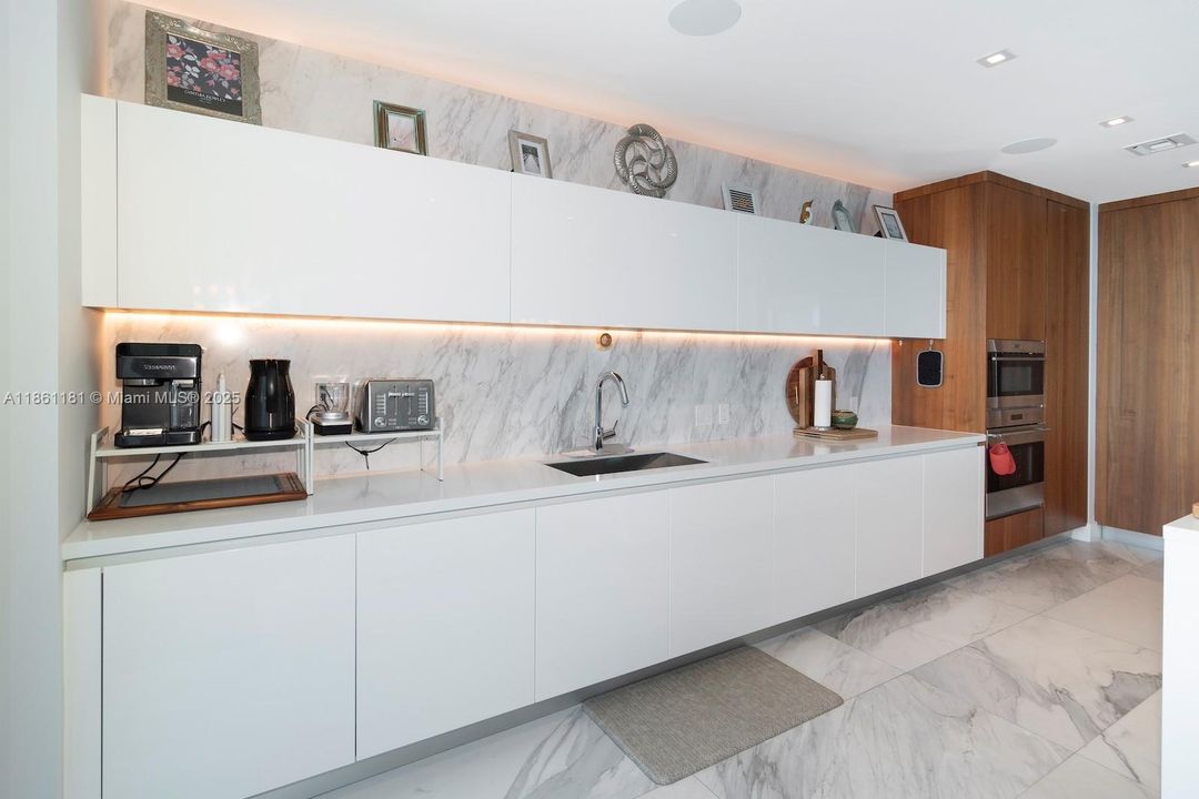 En Venta: $4,375,000 (4 camas, 4 baños, 3214 Pies cuadrados)