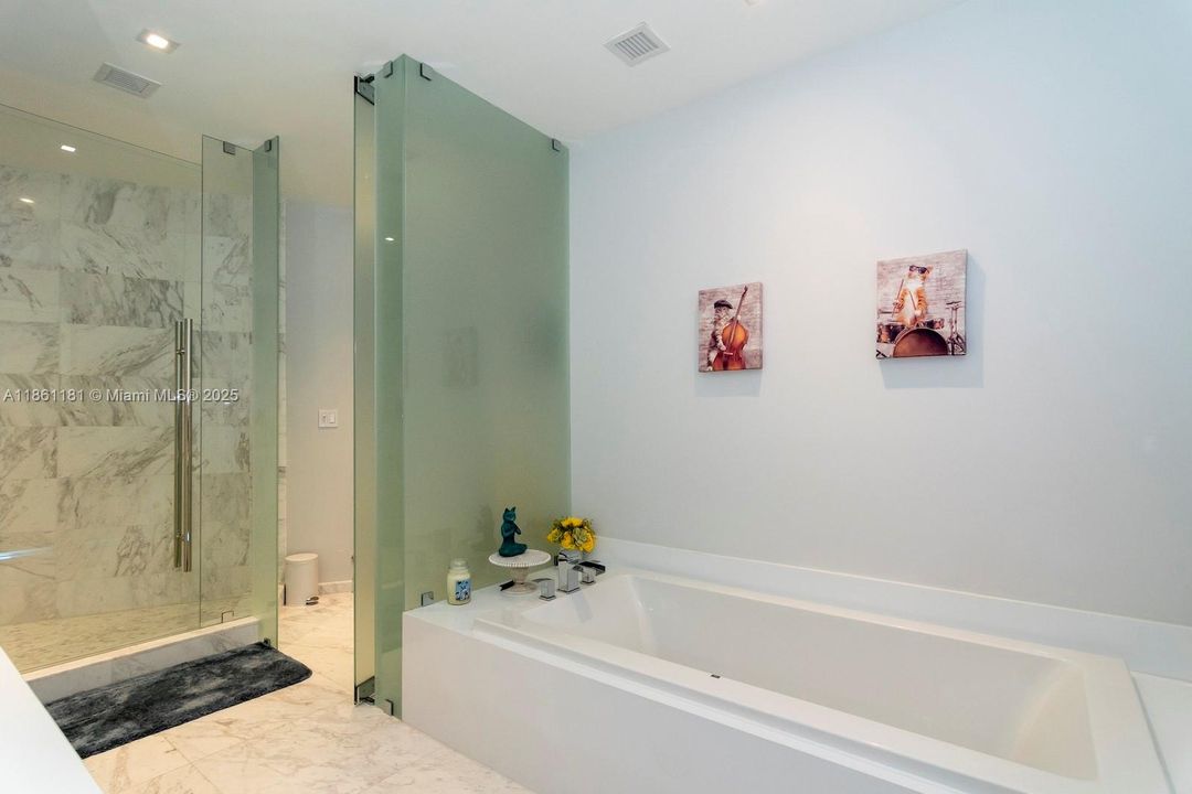 En Venta: $4,375,000 (4 camas, 4 baños, 3214 Pies cuadrados)